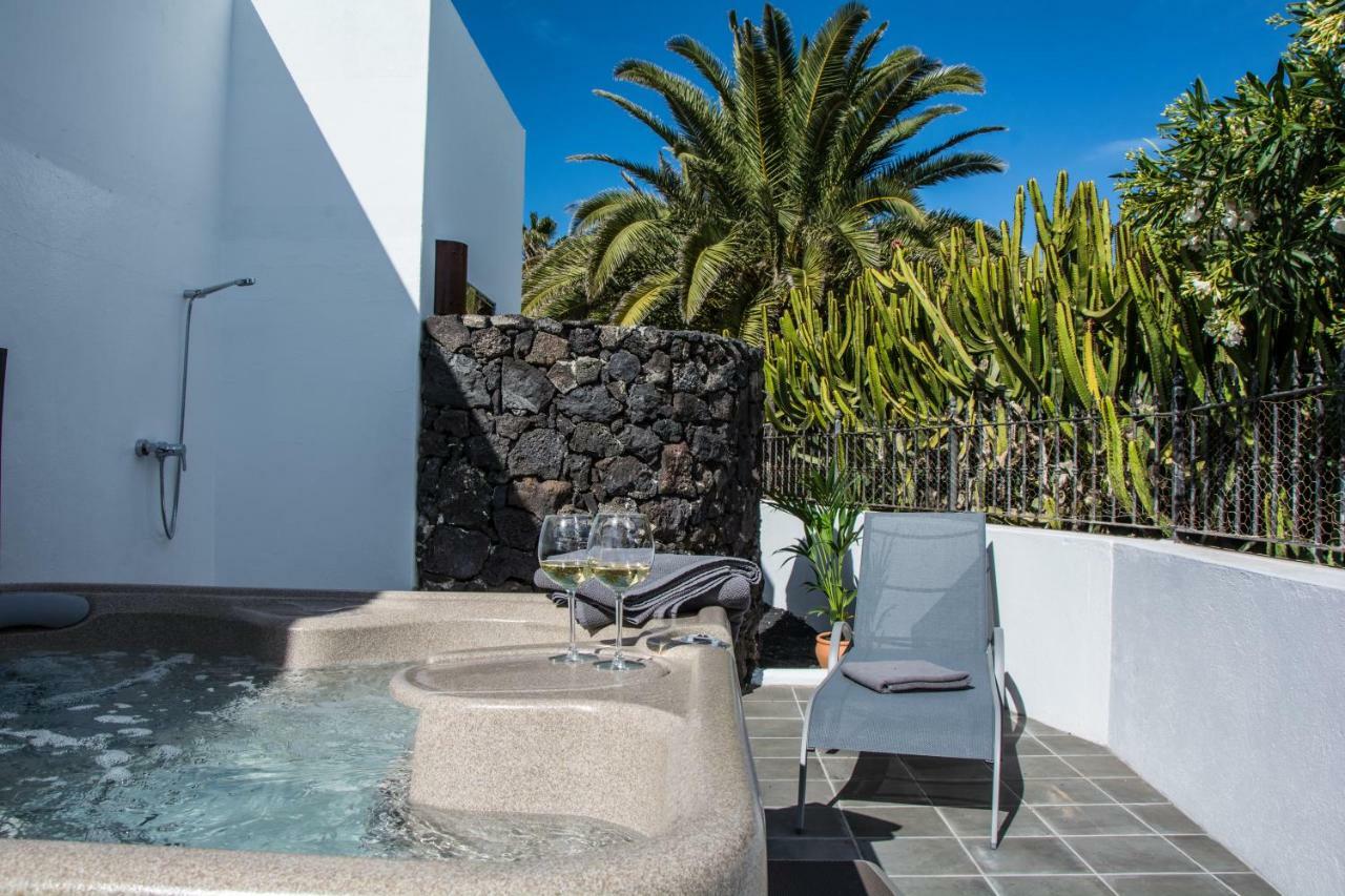 Casa Tahiche - Jacuzzi, Wifi & Bbq Villa Exterior photo