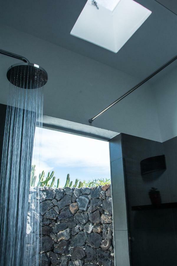 Casa Tahiche - Jacuzzi, Wifi & Bbq Villa Exterior photo